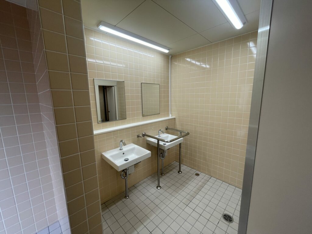 女子トイレ全景